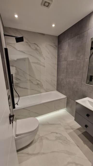 Dream Apartment Finchley 4 Min Walk To The Train Hendon Luaran gambar